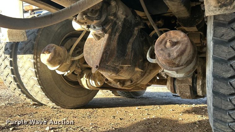 image for item ET6795 2014 Caterpillar CT660 dump truck