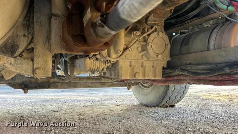 image for item ET6795 2014 Caterpillar CT660 dump truck