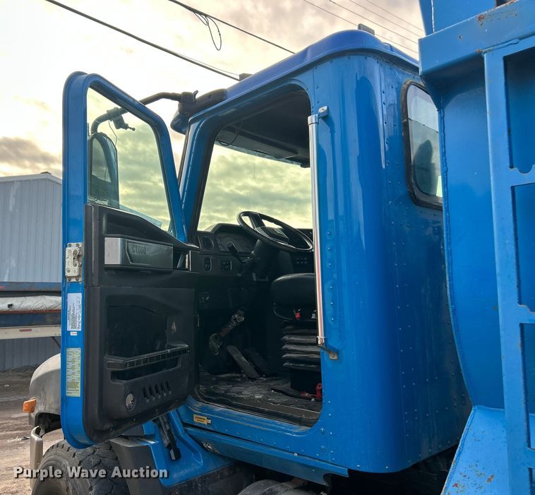 image for item ET6795 2014 Caterpillar CT660 dump truck