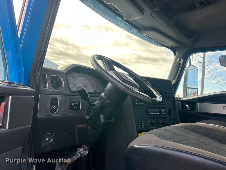 image for item ET6795 2014 Caterpillar CT660 dump truck