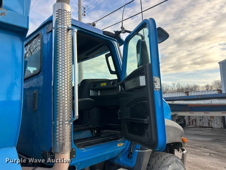 image for item ET6795 2014 Caterpillar CT660 dump truck