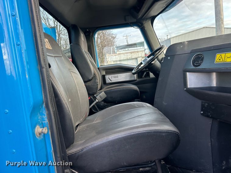 image for item ET6795 2014 Caterpillar CT660 dump truck