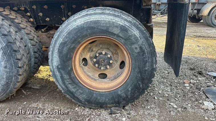 image for item ET6795 2014 Caterpillar CT660 dump truck