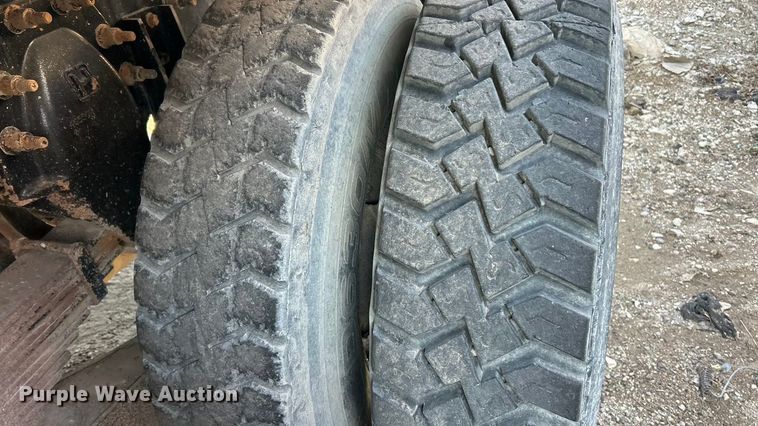 image for item ET6795 2014 Caterpillar CT660 dump truck