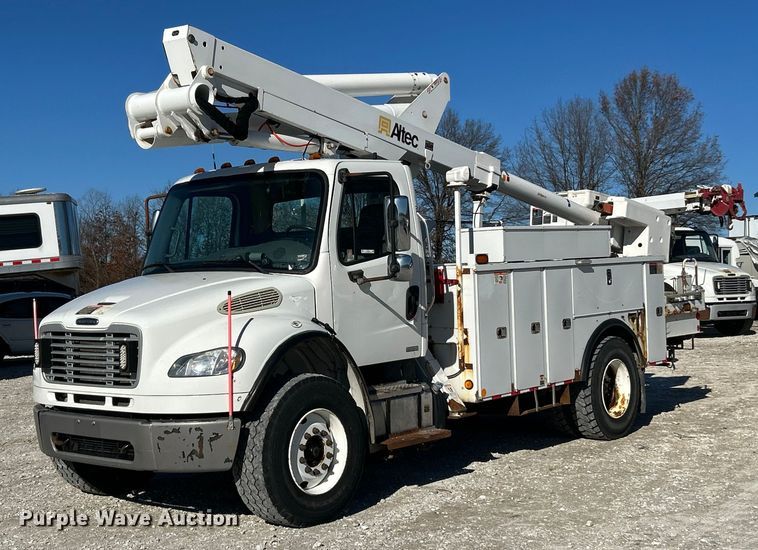 image for item ET6813 2012 Freightliner Business Class M2 bucket truck