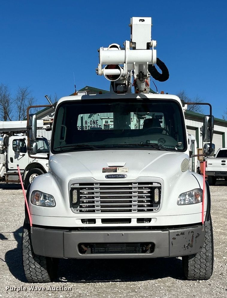 image for item ET6813 2012 Freightliner Business Class M2 bucket truck