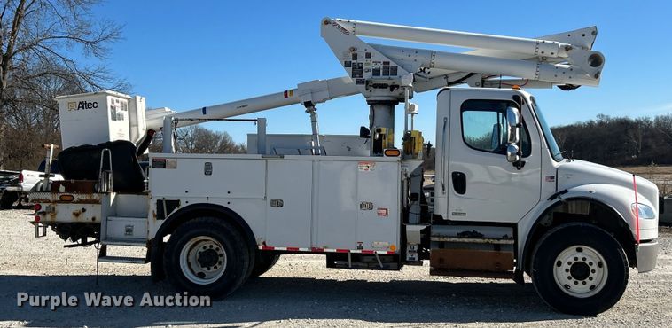 image for item ET6813 2012 Freightliner Business Class M2 bucket truck