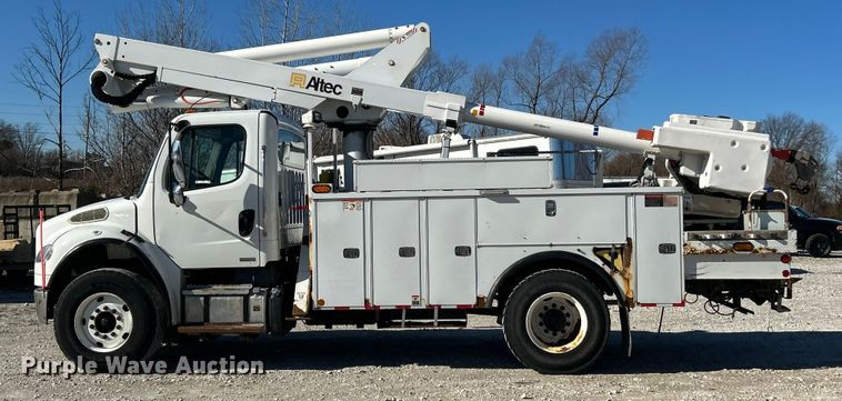 image for item ET6813 2012 Freightliner Business Class M2 bucket truck