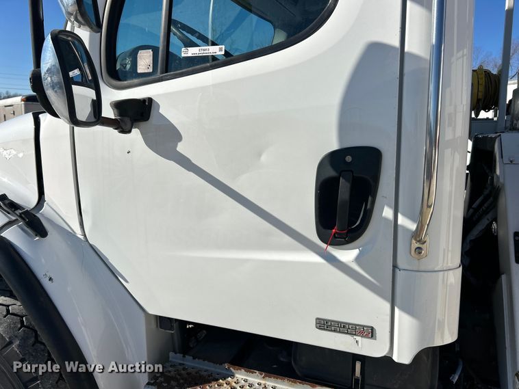 image for item ET6813 2012 Freightliner Business Class M2 bucket truck