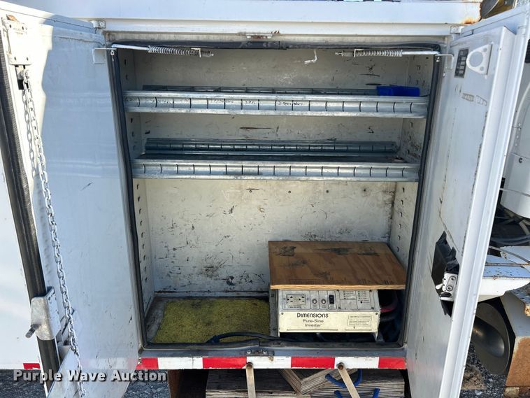 image for item ET6813 2012 Freightliner Business Class M2 bucket truck