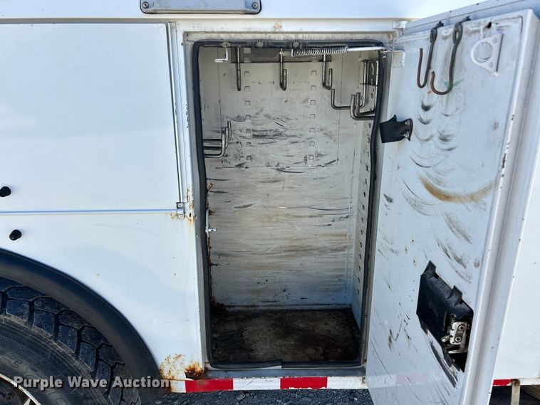 image for item ET6813 2012 Freightliner Business Class M2 bucket truck