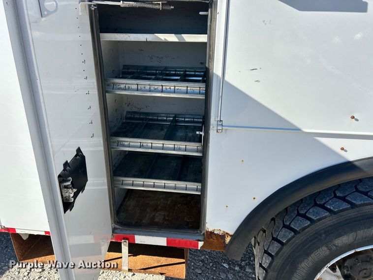 image for item ET6813 2012 Freightliner Business Class M2 bucket truck