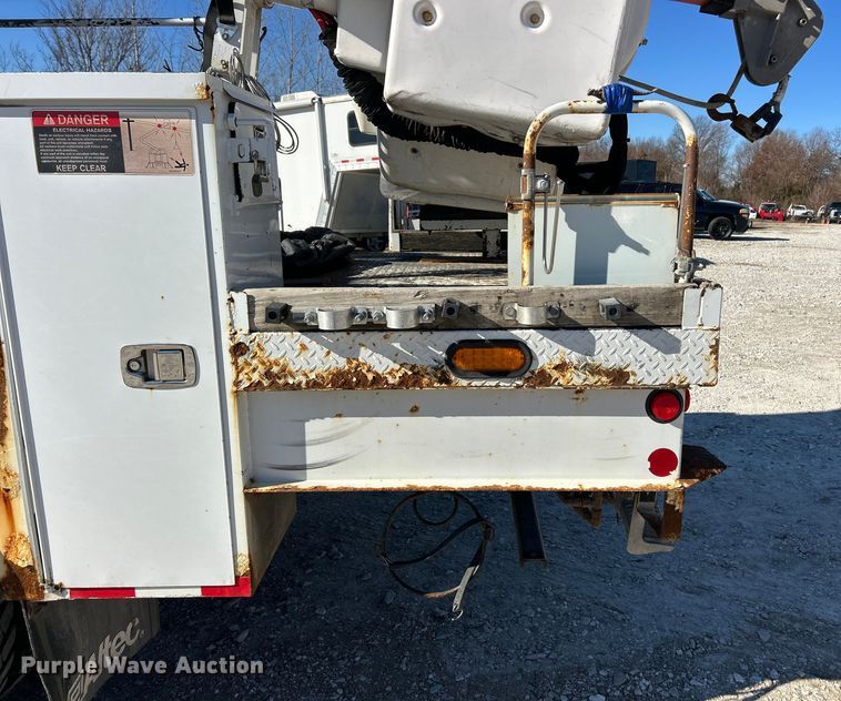 image for item ET6813 2012 Freightliner Business Class M2 bucket truck