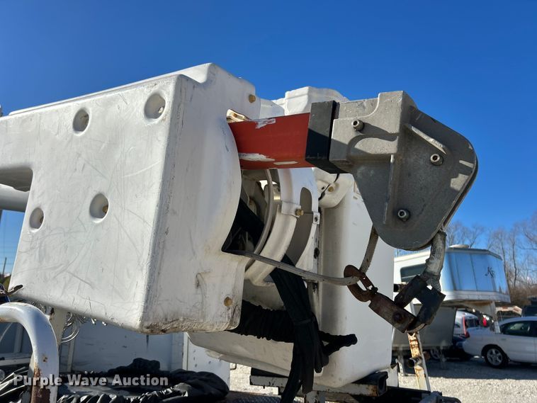 image for item ET6813 2012 Freightliner Business Class M2 bucket truck