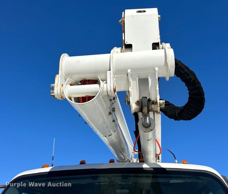 image for item ET6813 2012 Freightliner Business Class M2 bucket truck