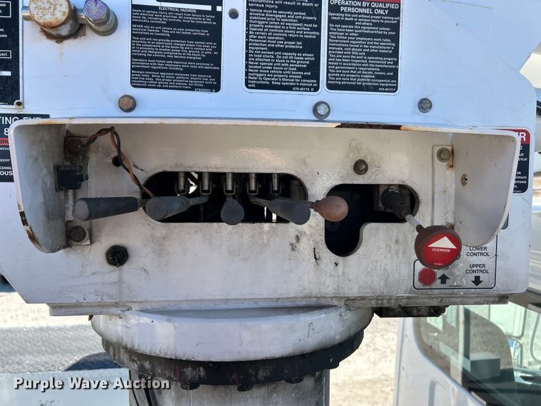 image for item ET6813 2012 Freightliner Business Class M2 bucket truck