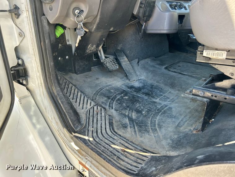 image for item ET6813 2012 Freightliner Business Class M2 bucket truck