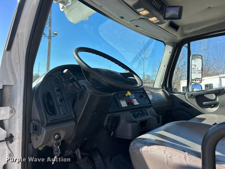 image for item ET6813 2012 Freightliner Business Class M2 bucket truck