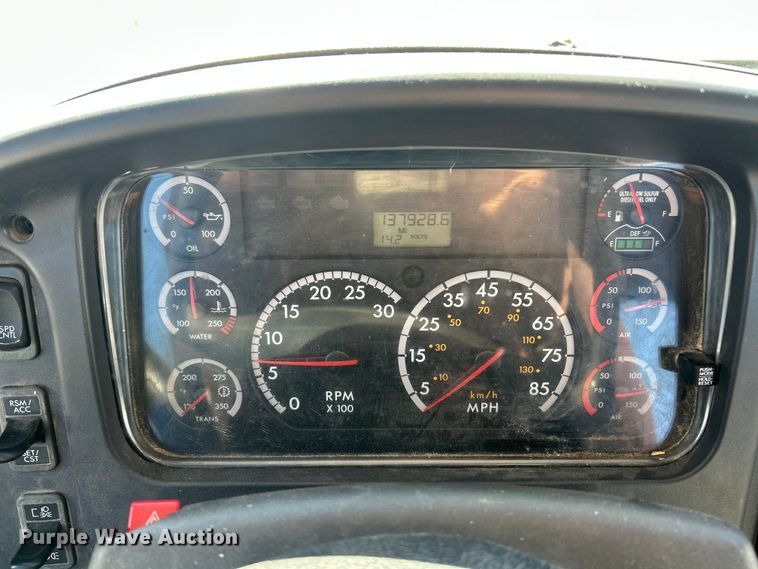 image for item ET6813 2012 Freightliner Business Class M2 bucket truck