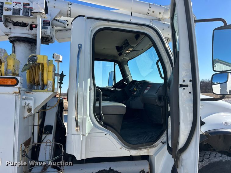 image for item ET6813 2012 Freightliner Business Class M2 bucket truck