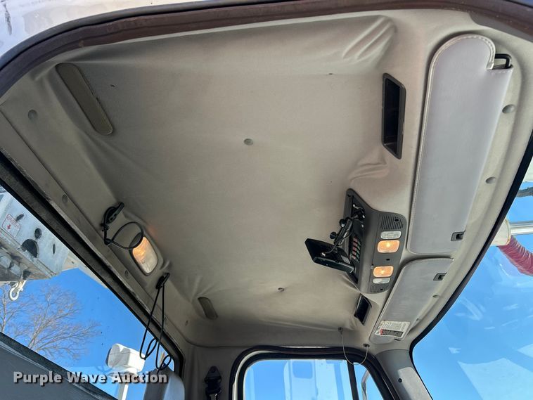 image for item ET6813 2012 Freightliner Business Class M2 bucket truck