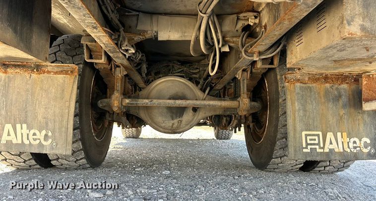 image for item ET6813 2012 Freightliner Business Class M2 bucket truck