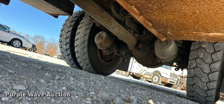 image for item ET6813 2012 Freightliner Business Class M2 bucket truck