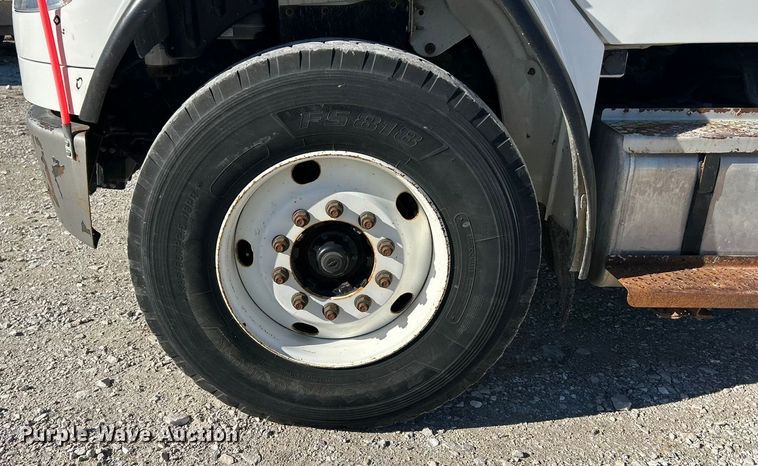 image for item ET6813 2012 Freightliner Business Class M2 bucket truck