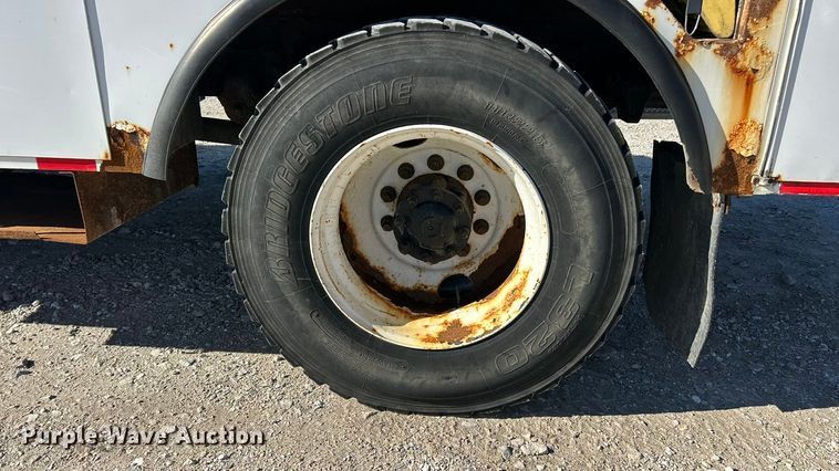 image for item ET6813 2012 Freightliner Business Class M2 bucket truck