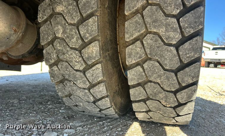 image for item ET6813 2012 Freightliner Business Class M2 bucket truck