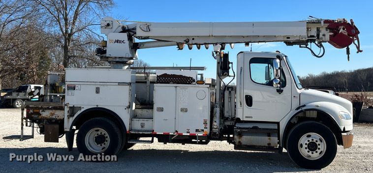 image for item ET6815 2012 Freightliner Business Class M2 digger derrick truck