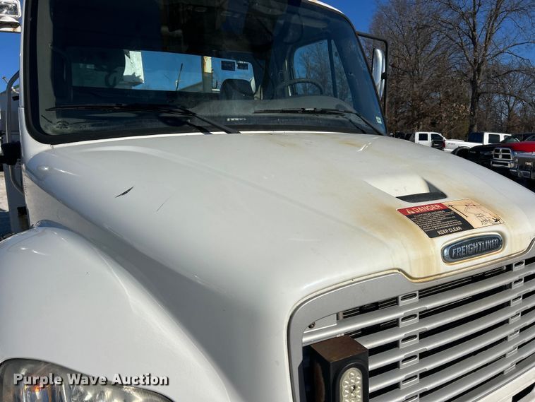 image for item ET6815 2012 Freightliner Business Class M2 digger derrick truck