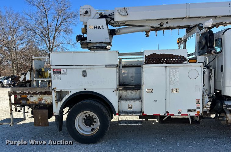 image for item ET6815 2012 Freightliner Business Class M2 digger derrick truck