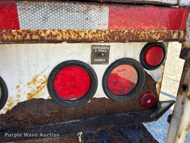 image for item ET6815 2012 Freightliner Business Class M2 digger derrick truck