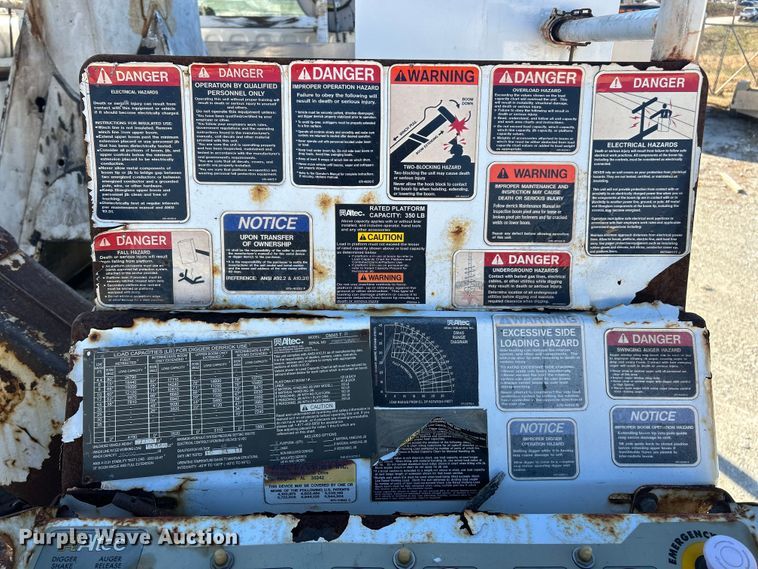 image for item ET6815 2012 Freightliner Business Class M2 digger derrick truck