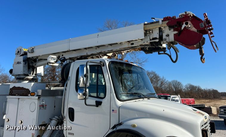 image for item ET6815 2012 Freightliner Business Class M2 digger derrick truck