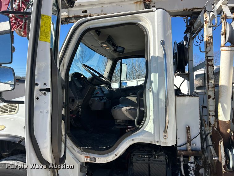 image for item ET6815 2012 Freightliner Business Class M2 digger derrick truck