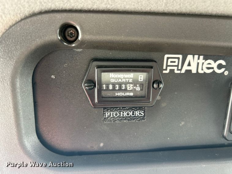 image for item ET6815 2012 Freightliner Business Class M2 digger derrick truck