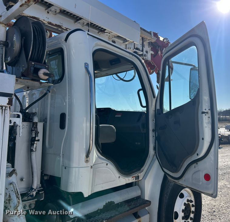 image for item ET6815 2012 Freightliner Business Class M2 digger derrick truck