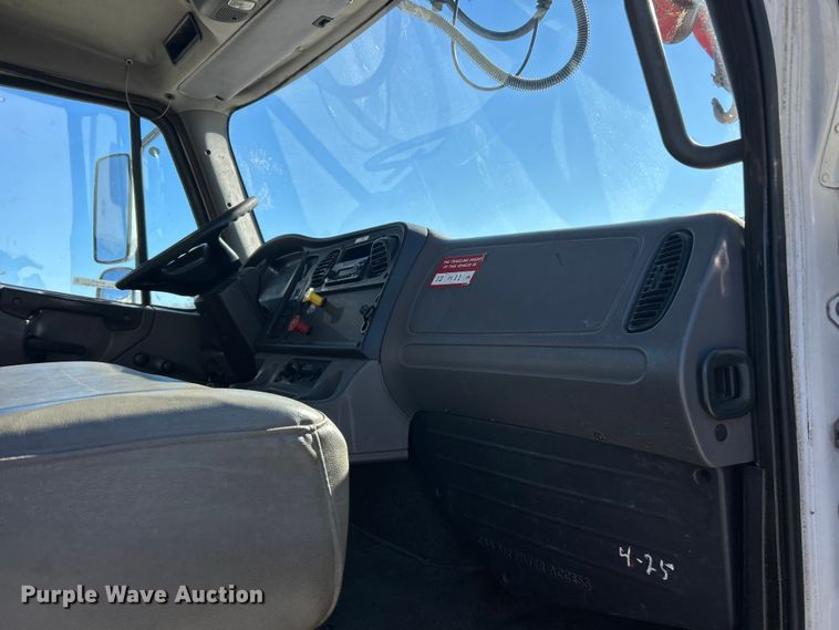 image for item ET6815 2012 Freightliner Business Class M2 digger derrick truck