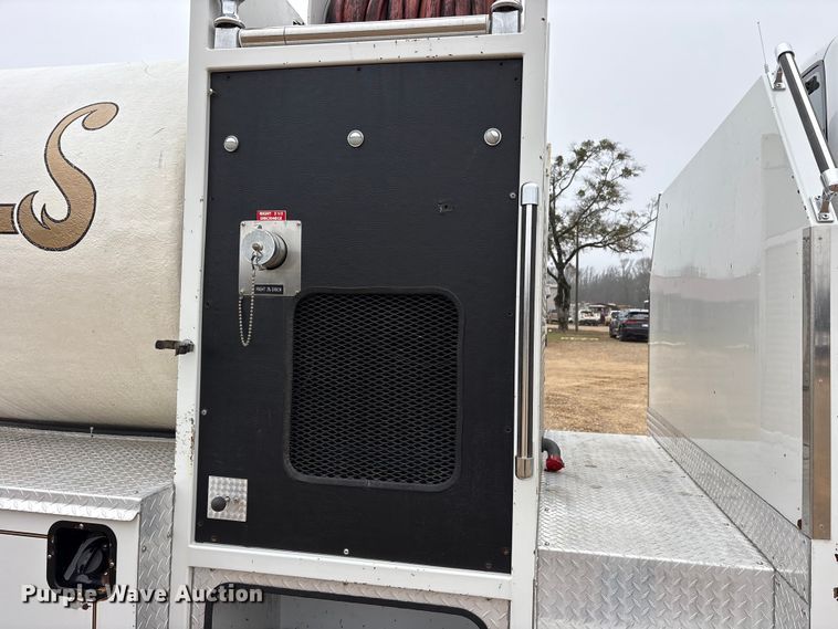 image for item ET7352 1991 Chevrolet Kodiak C6500 pumper fire truck