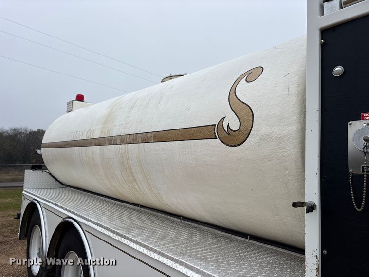 image for item ET7352 1991 Chevrolet Kodiak C6500 pumper fire truck