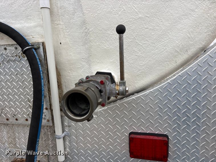 image for item ET7352 1991 Chevrolet Kodiak C6500 pumper fire truck