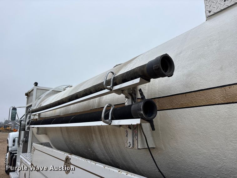 image for item ET7352 1991 Chevrolet Kodiak C6500 pumper fire truck