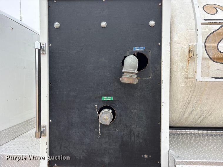 image for item ET7352 1991 Chevrolet Kodiak C6500 pumper fire truck