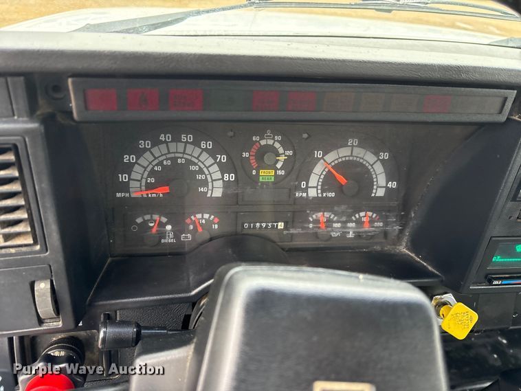 image for item ET7352 1991 Chevrolet Kodiak C6500 pumper fire truck