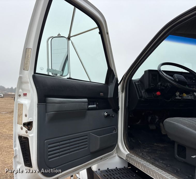 image for item ET7352 1991 Chevrolet Kodiak C6500 pumper fire truck