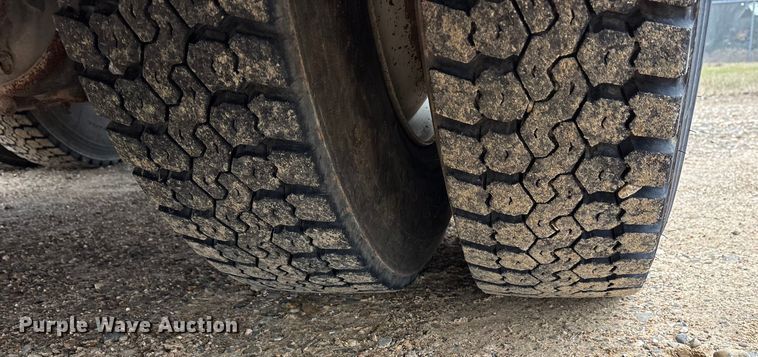 image for item ET7352 1991 Chevrolet Kodiak C6500 pumper fire truck