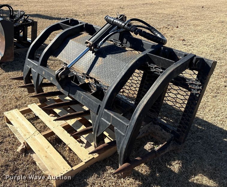 image for item ET7444 Maxim skid steer root grapple bucket