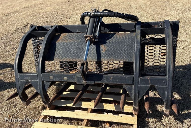 image for item ET7444 Maxim skid steer root grapple bucket